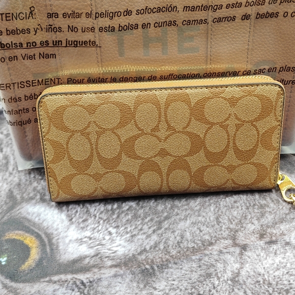Coach fashion wallet - Picture 4 of 10